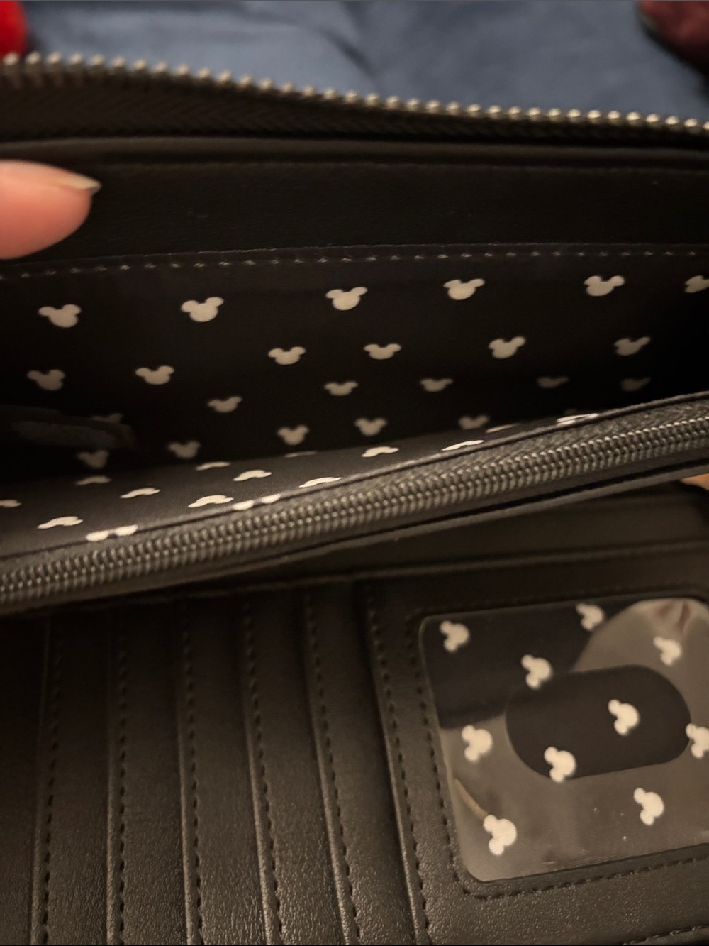 Loungefly Minnie Mouse Set - Picture 4 of 8